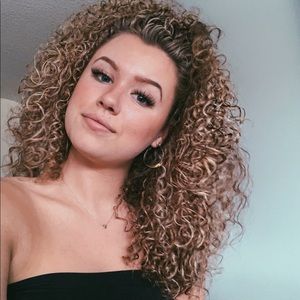 Meet your Posher, Emma rose